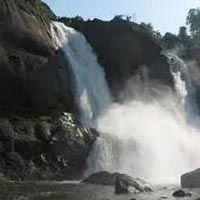 Cochin-Munnar-Thekkady- Kanyakumari-Kovalam-Kumarakom-Alappuzha Houseboat- Athirapilly -Cochin (11n)