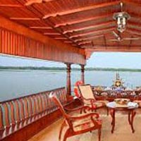Munnar - Thekkady - Alleppey - Cochin 4N 5D Tour