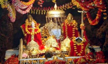 Vashnoo Devi with Kashmir Tour